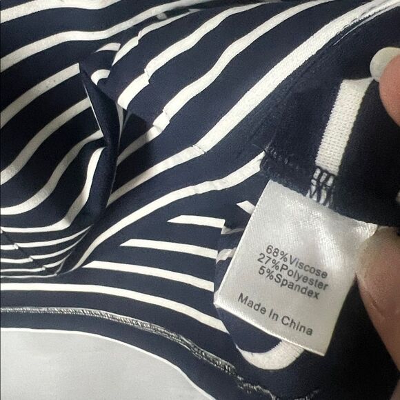 Tuckernuck Navy and White Structured Top size XS - Picture 2 of 3
